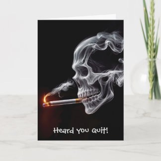 Tarjeta Calavera que Deja de Fumar Con un Cigarrillo