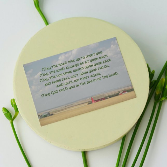 Tarjeta Campos irlandeses de trigo dorado en blanco (Subido por el creador)