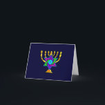 Tarjeta Candlesticks judíos<br><div class="desc">Candeleros judíos tradicionales simbolizan la Estrella y Luz Judía Hebrea. Si usted está buscando regalos judíos,  ideas de regalo para Bas y Bar Mitzvah,  bodas o feriados judíos como Hanukkah y Pascua por favor visite nuestras tarjetas de felicitación,  regalos para bebés y regalos de cumpleaños.</div>