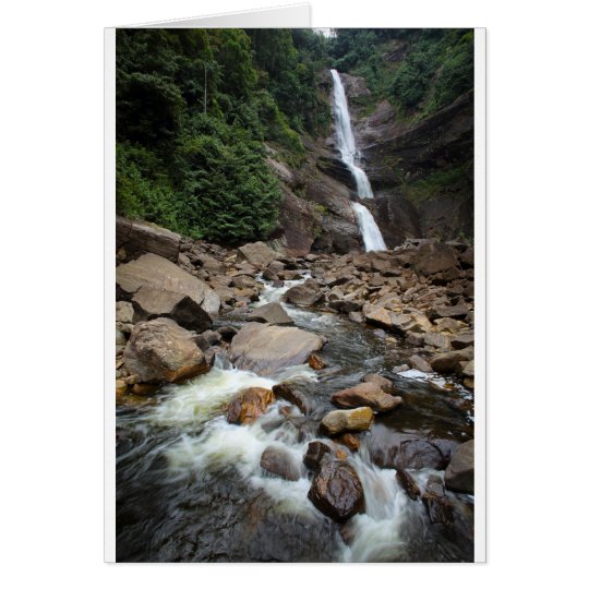 Tarjeta Cascada y río de la naturaleza