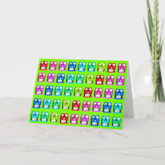 Tarjeta castor gracioso sostiene a feliz personalizado de 