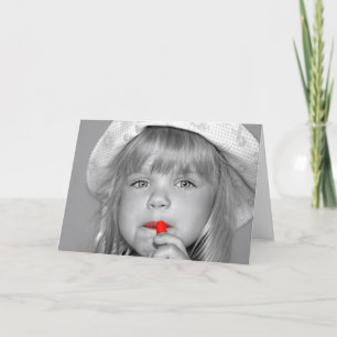 Tarjeta Chica de cumpleaños con lápiz labial rojo