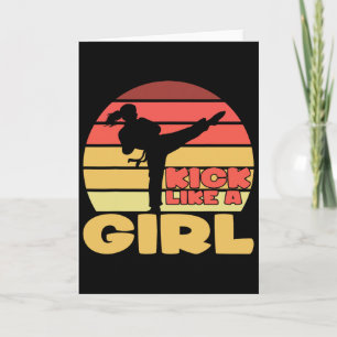 Tarjeta Chica divertida chica kickboxing chica karate arte