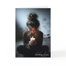 Chica en una habitación oscura