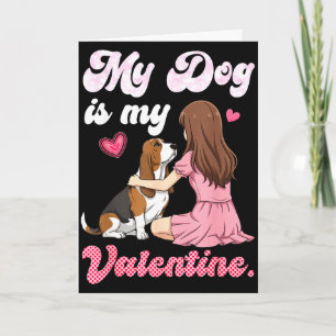 Tarjeta Chica linda con perro es mamá de basset hound del 