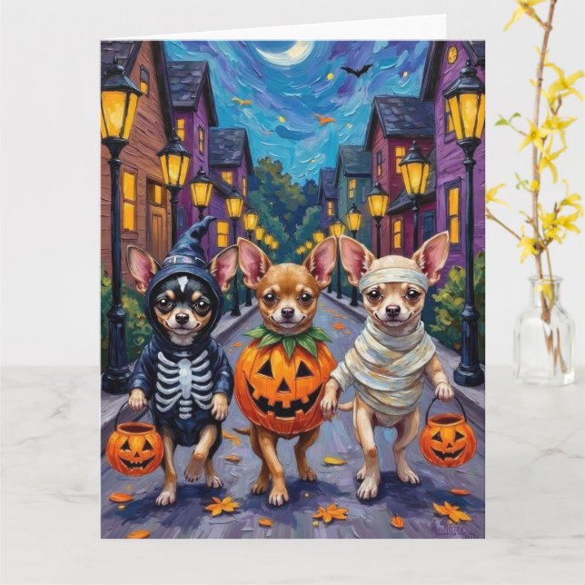 Tarjeta Chihuahua pidiendo dulces con disfraces de Hallowe (flor amarilla)