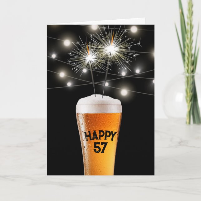 Tarjeta Chispa de cumpleaños 57 en vaso de cerveza (Anverso)