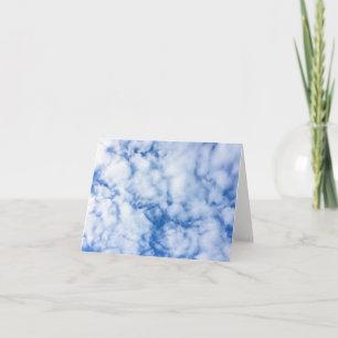 Tarjeta cielo azul y nubes