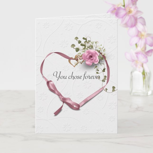 Tarjeta Cinta rosada del corazón y anillos Bodas dorados (Orquídea)