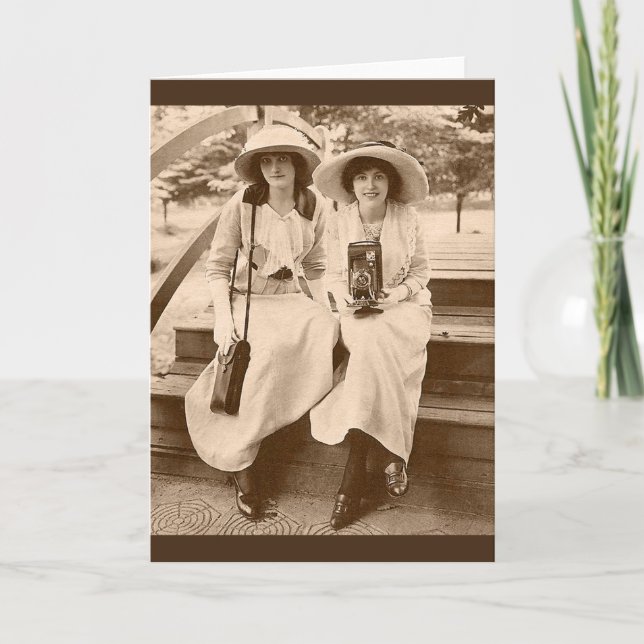 Tarjeta circa los chicas 1910 de la cámara (Anverso)