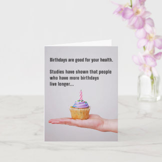 Tarjeta Cita de cumpleaños divertida con pastel