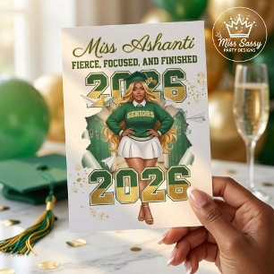 Tarjeta Clase de 2026 Chica Negra Graduación Verde y Dorad