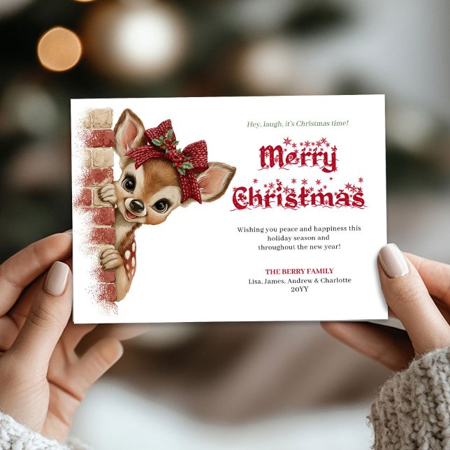 Tarjeta clásica de Navidad bebé cervatillo asomand (Classic Xmas baby fawn peeking forest greeting card)