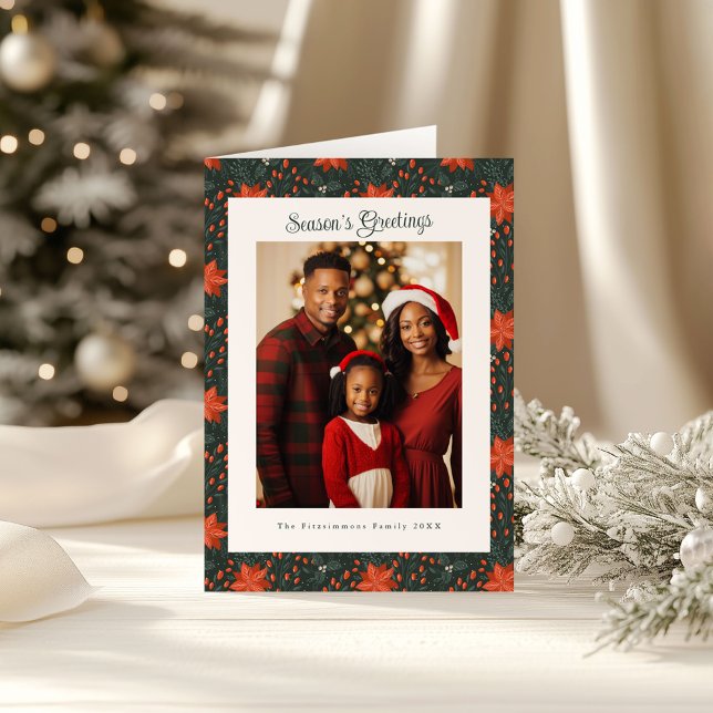 Tarjeta Clásica foto de Navidad con poinsettia verde bosqu (Poinsettia Season Folded Christmas Card forest green)