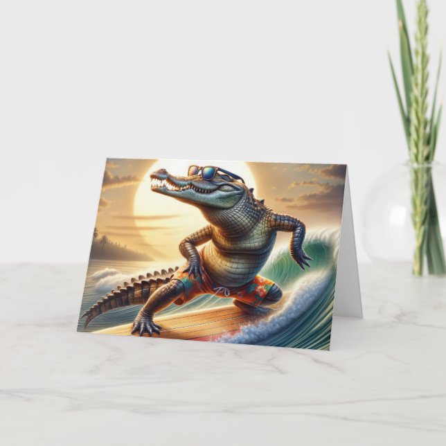 Tarjeta Cocodrilo de cumpleaños en una tabla de surf (Anverso)