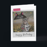 Tarjeta Coffee del día lluvioso Tabby Cat Funny Birthday C<br><div class="desc">¡Brilla el cumpleaños de cualquier amante de los gatos con este maravilloso y divertido diseño felino!</div>