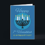 Tarjeta Como Pareja Comprometida Primero Hanukkah Menorah<br><div class="desc">Como pareja comprometida,  ¡les encantaría recibir esta tarjeta especial celebrando su primer Chanukah! El fondo azul real es fuerte contra el mensaje. Un círculo central acentúa la menorah negra con velas encendidas.</div>