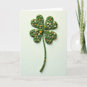 Tarjeta con patrón floral de trébol de la suerte