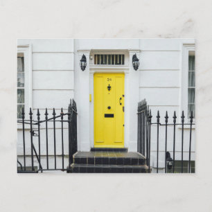 Tarjeta con puerta amarilla