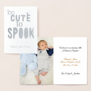 Tarjeta Con Relieve Metalizado Anuncian foto bebé de Halloween demasiado adorable