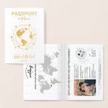 Tarjeta Con Relieve Metalizado Boda Pasaporte de Destino Oro Corazón del Mapa Mun<br><div class="desc">Mapa del mundo moderno y elegante y corona con corazones Invitación para su romántico destino Boda,  como el pasaporte.</div>