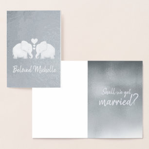 Tarjeta Con Relieve Metalizado Elefantes plateados con propuesta de matrimonio de