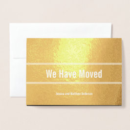 Tarjeta Con Relieve Metalizado Elegante negro y oro que hemos movido la Invitació