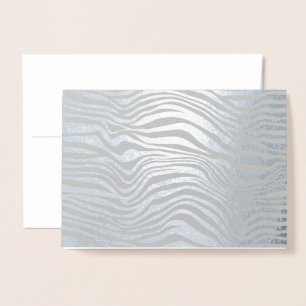 Tarjeta Con Relieve Metalizado Estampado Animal Cebra Gris Premium + Plata