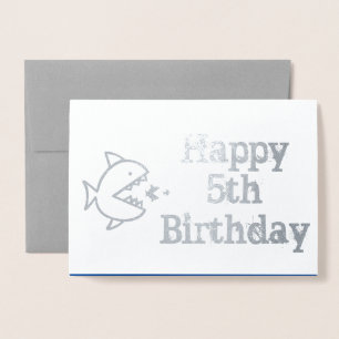 Tarjeta Con Relieve Metalizado Feliz quinto cumpleaños a los niños tiburones burl