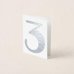Tarjeta Con Relieve Metalizado Gran número Boda plata moderna<br><div class="desc">Estilo de letra moderno con números grandes para las tarjetas de número de tabla boda. Agregue más información,  como nombres de invitados. Se puede elegir entre Relieve metalizado real de plata y oro.</div>