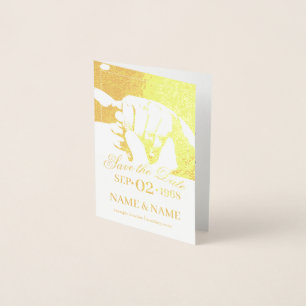 Tarjeta Con Relieve Metalizado Manos de una pareja Boda de colores con anillo