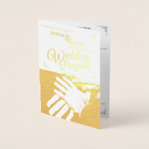 Tarjeta Con Relieve Metalizado Manos de una pareja Boda gay con anillos