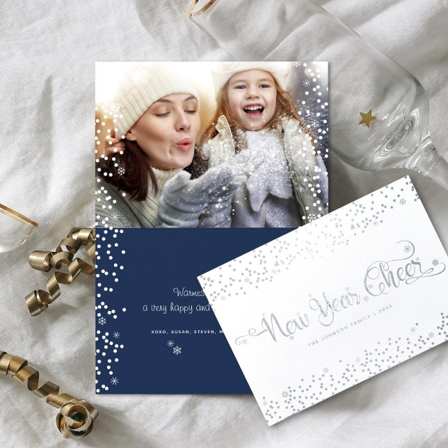 Tarjeta Con Relieve Metalizado Nochevieja foto de Snowflakes Script Navy Silver (Subido por el creador)
