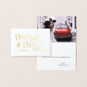 Tarjeta Con Relieve Metalizado Oro metálico casado y Feliz Navidad recién casados