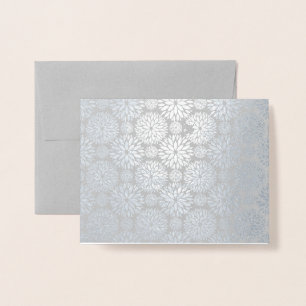 Tarjeta Con Relieve Metalizado Patrón de flor gris + Relieve metalizado plateado