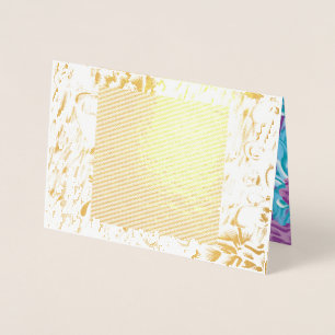 Tarjeta Con Relieve Metalizado Un diseño textil vibrante que presenta púrpura y t