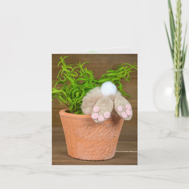 Tarjeta conejito divertido de cumpleaños en flor (Anverso)