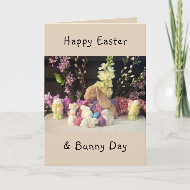 Tarjeta Conejo de Pascua y pequeños ayudantes (Anverso)