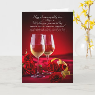 Tarjeta Copas de vino y rosas rojas para aniversario román
