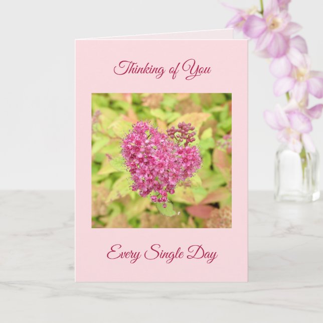 Tarjeta Corazón de flor natural - perforado por flecha. (Orquídea)