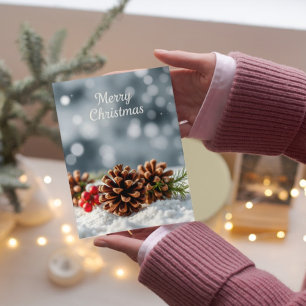 Tarjeta Cosy Pinecone y la Feliz Navidad de la Nieve