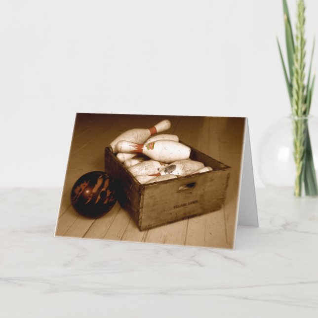 Tarjeta Crate of Old Bowling Pins (Anverso)