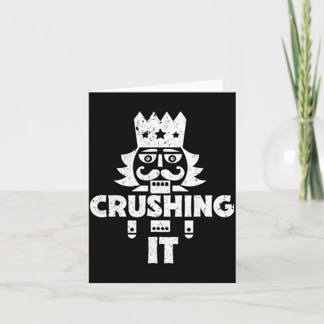 Tarjeta Crushing It Nutcracker Funny Retro Christmas Festi (Anverso)