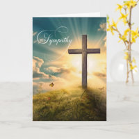 Cruz religiosa de simpatía cristiana en una colina