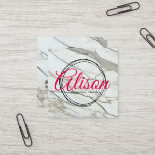 Tarjeta cuadrada con letras caligráficas blancas d