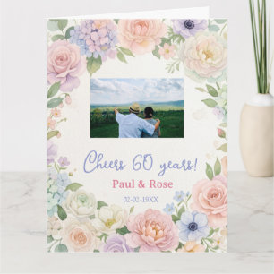 Tarjeta cumple 60 años púrpura rosa floral pastel foto na