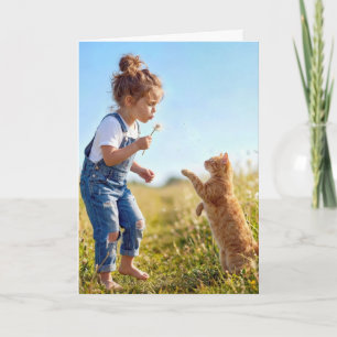 Tarjeta Cumpleañera con gato entre dientes de león