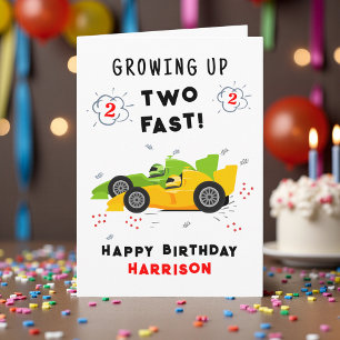 Tarjeta Cumpleaños 2º coches de carreras creciendo dos ráp