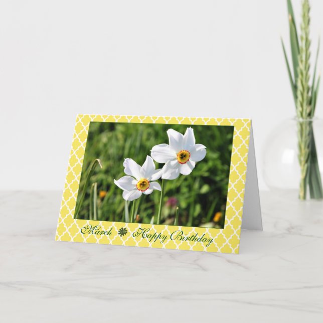 Tarjeta Cumpleaños blanco imponente de la flor de marzo (Anverso)