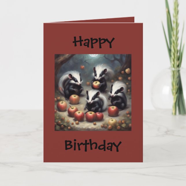 Tarjeta Cumpleaños de crías de mofetas y manzanas (Anverso)